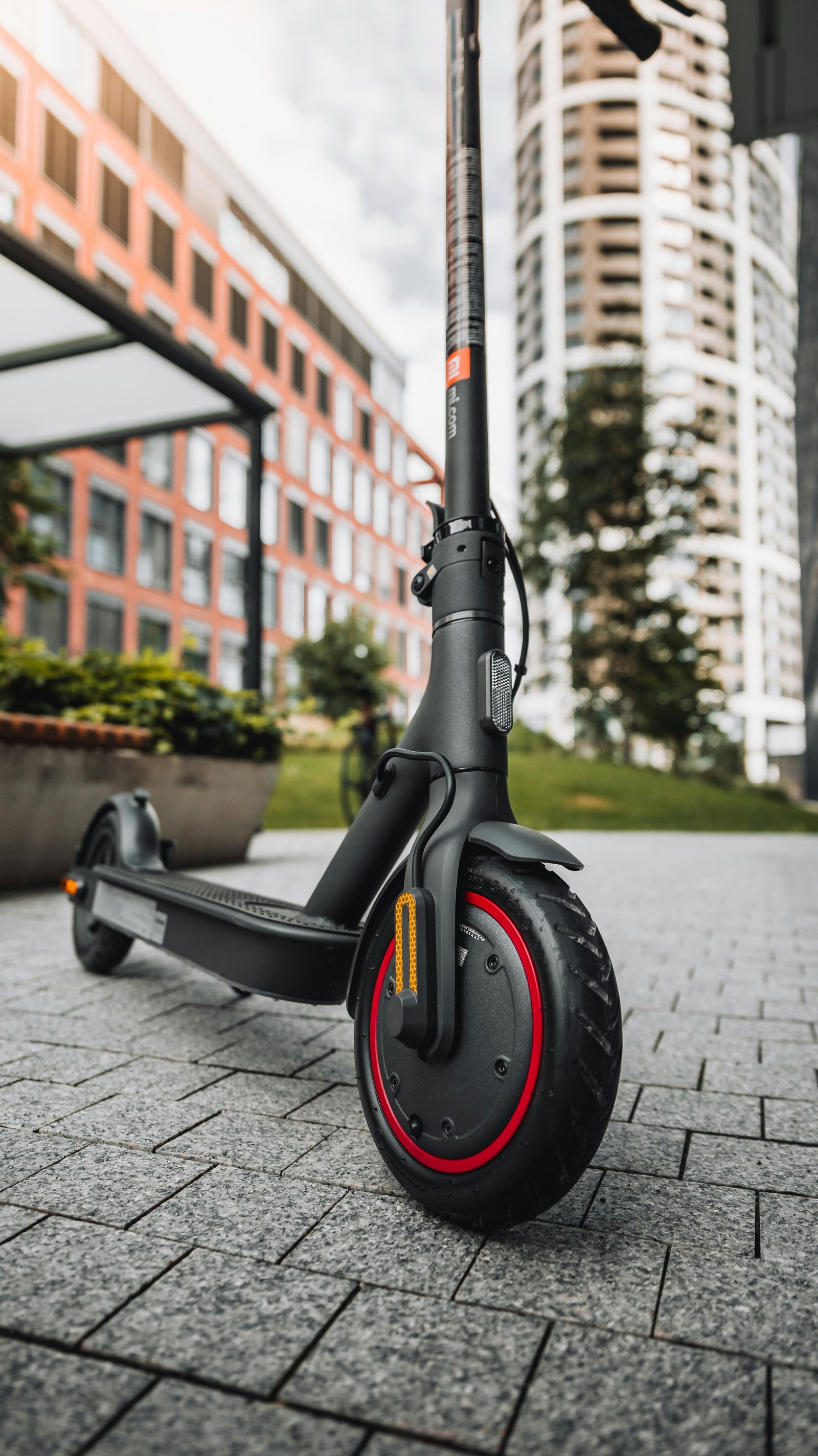 How Many Kilometres Can an Electric Scooter Go? Top Factors and Models Explored