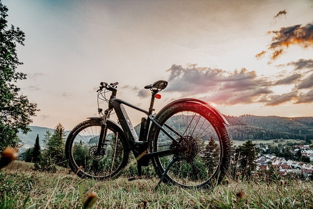 How do Electric Mountain Bikes Work: The Tech Explained